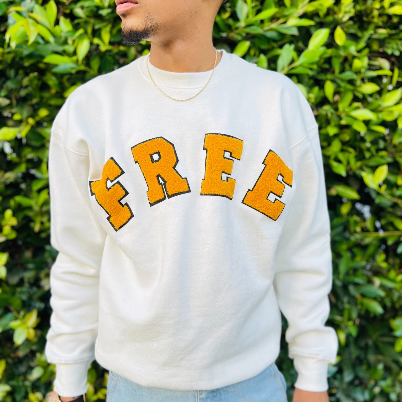 FREE UNIVERSITY CREW NECK